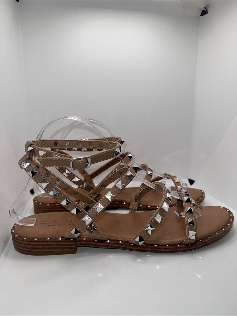 Cushionaire Talia Studded Strappy Sandals Nude Tan Women’s 9